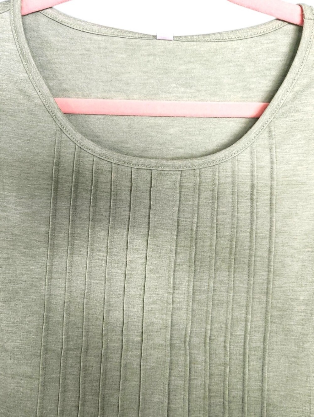 ATHMILE Women’s Long Sleeve Pintuck Front Top Scoop Neck Sage Green NWT Size XL - Picture 3 of 15